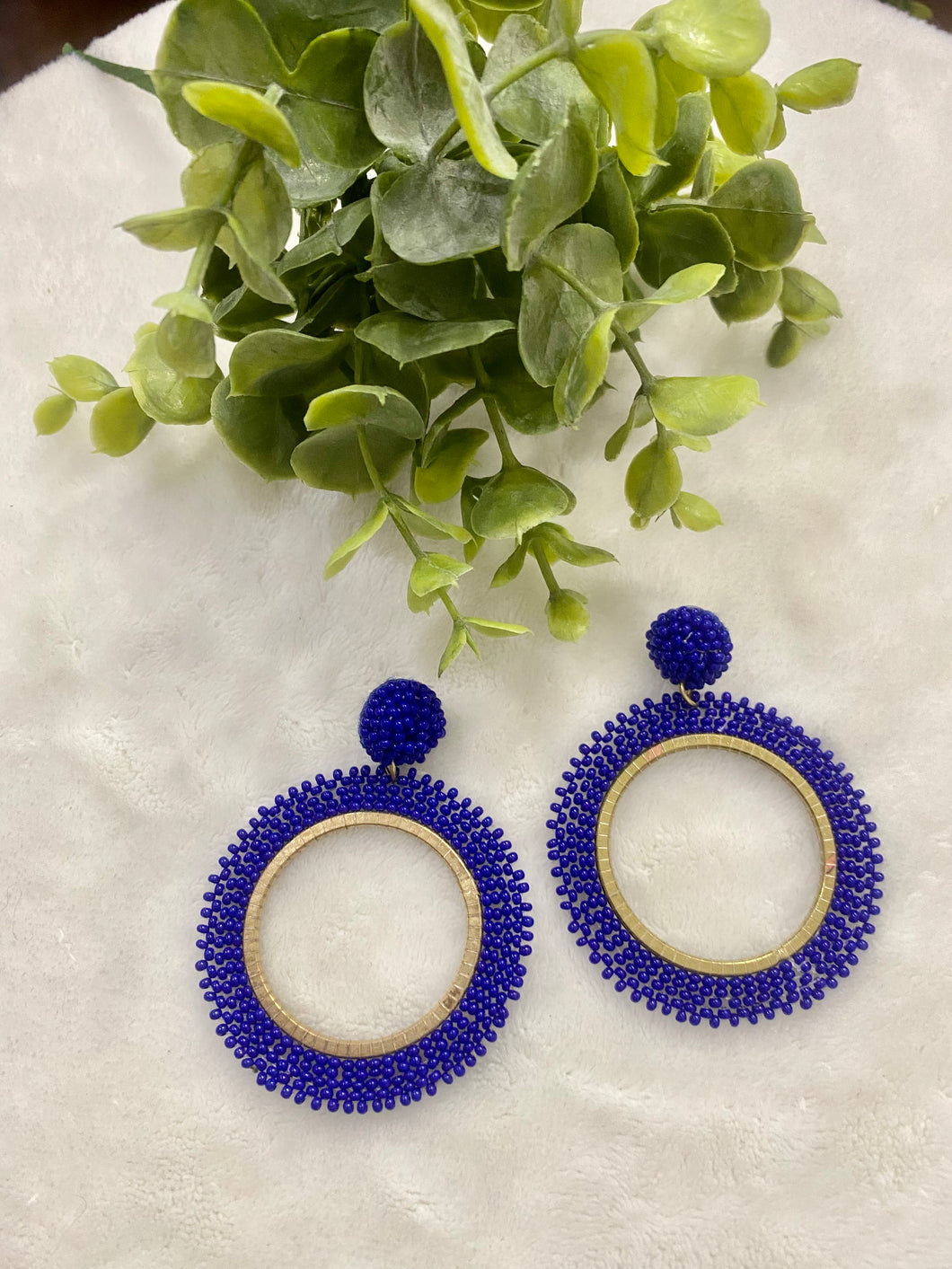 Blue bead wheel earrings
